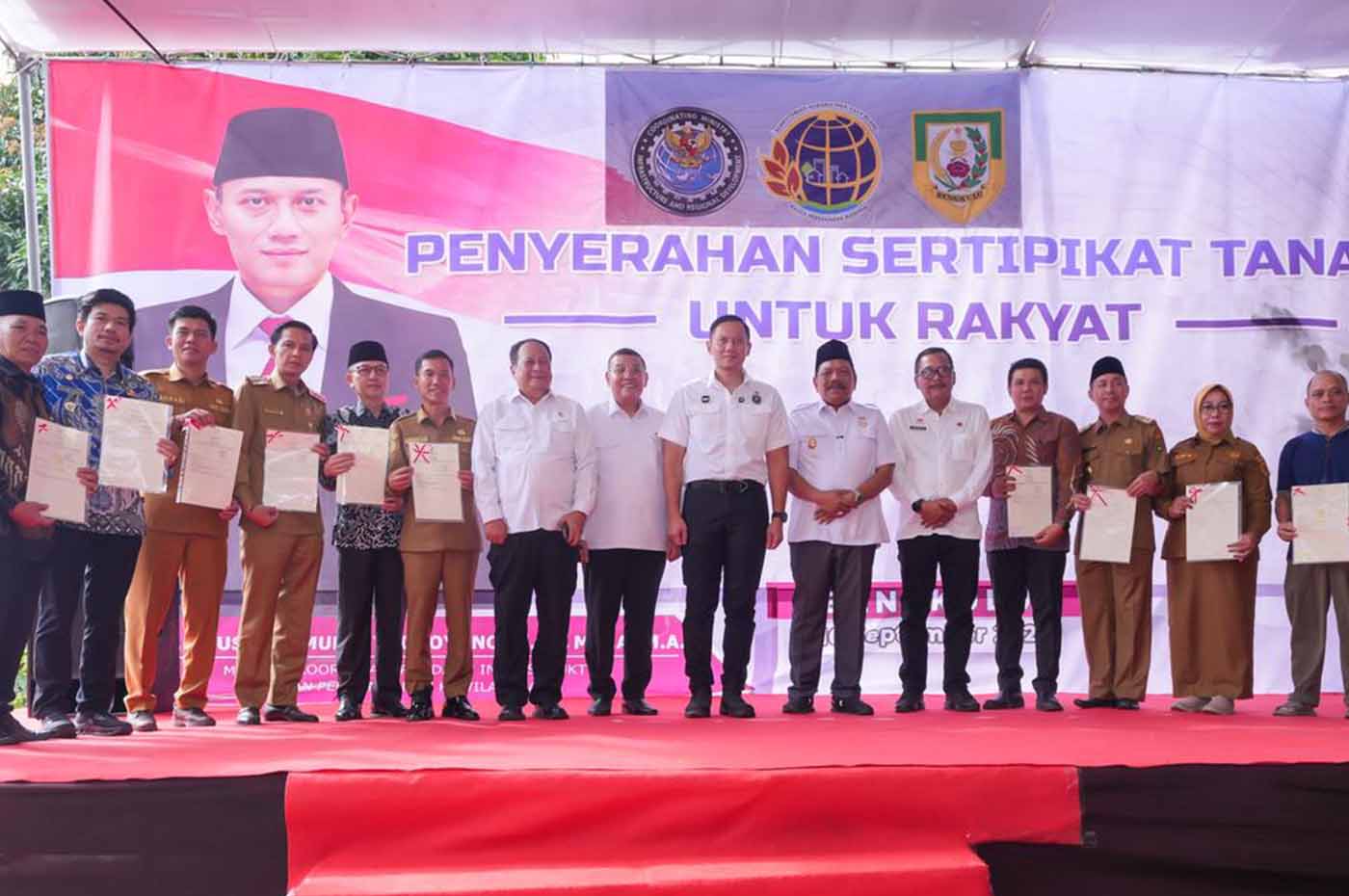 Wamen ATR/BPN Gandeng AHY Bagikan 184 Sertipikat Tanah di Bengkulu