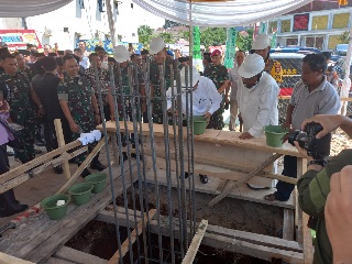 Letjen TNI M Saleh Lakukan Peletakan Batu Pertama Sekolah di Ponpes Riyadus Sholihin