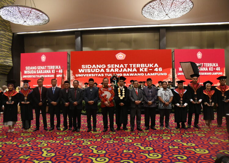 Ketua DPRD Lampung Hadiri Wisuda Sarjana ke-46 UTB Lampung