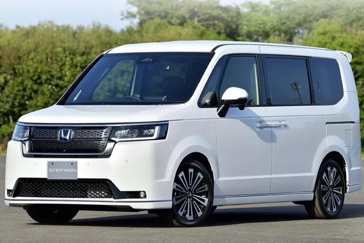 Intip Spesifikasi Honda Step WGN e HEV, MPV Mewah Penantang Toyota Voxy dan Nissan Serena