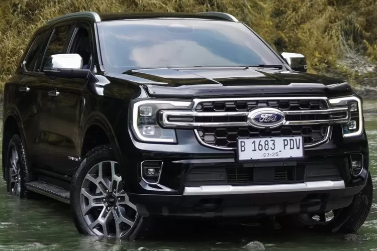 Mobil Ford Everest Titanium Lebih Baik dari Fortuner dan Pajero? Ini Faktanya