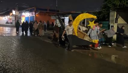 Ratusan Santri Yatim Piatu Pondok Pesantren Riyadhus Sholihin Gelar Pawai Obor Sambut Ramadan 1447