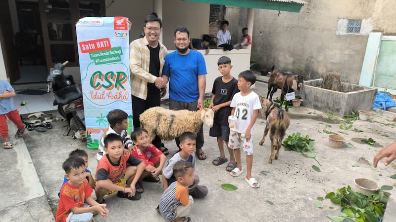 Berbagi Berkah Iduladha 2025, TDM dan Jaringan Honda Lampung Salurkan 75 Hewan Kurban Serentak